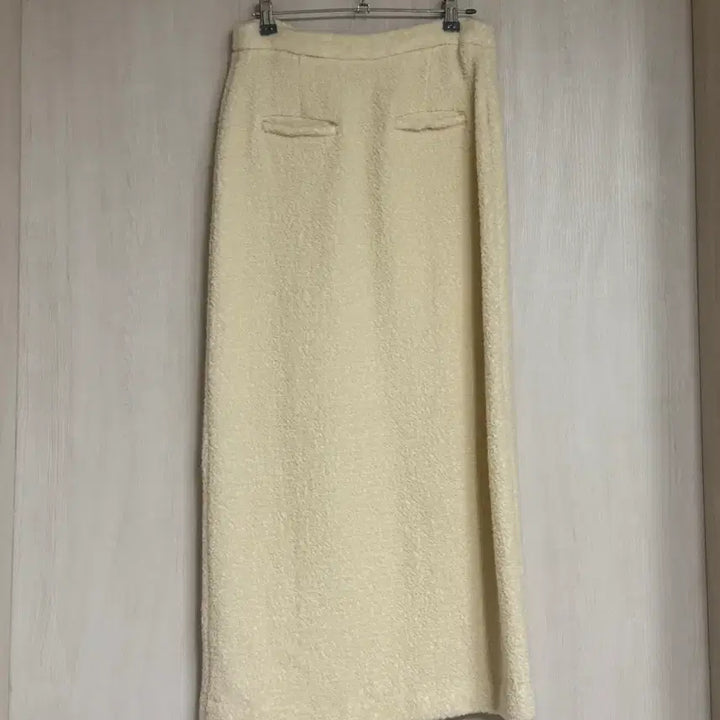 [BUNJANG] ARRI CCHIRISI Skirt (Size S) / ARRI CCHIRISI 부클치마 S사이즈