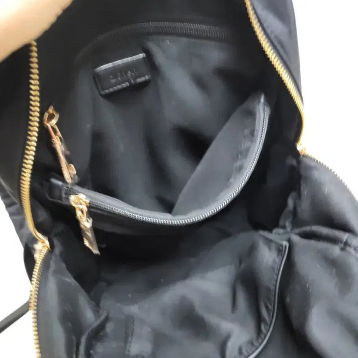 [BUNJANG] Zishen Prada Backpack (Medium) / 지센 프라다천 백팩 *24/33* 중간사이즈