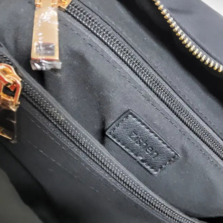 [BUNJANG] Zishen Prada Backpack (Medium) / 지센 프라다천 백팩 *24/33* 중간사이즈