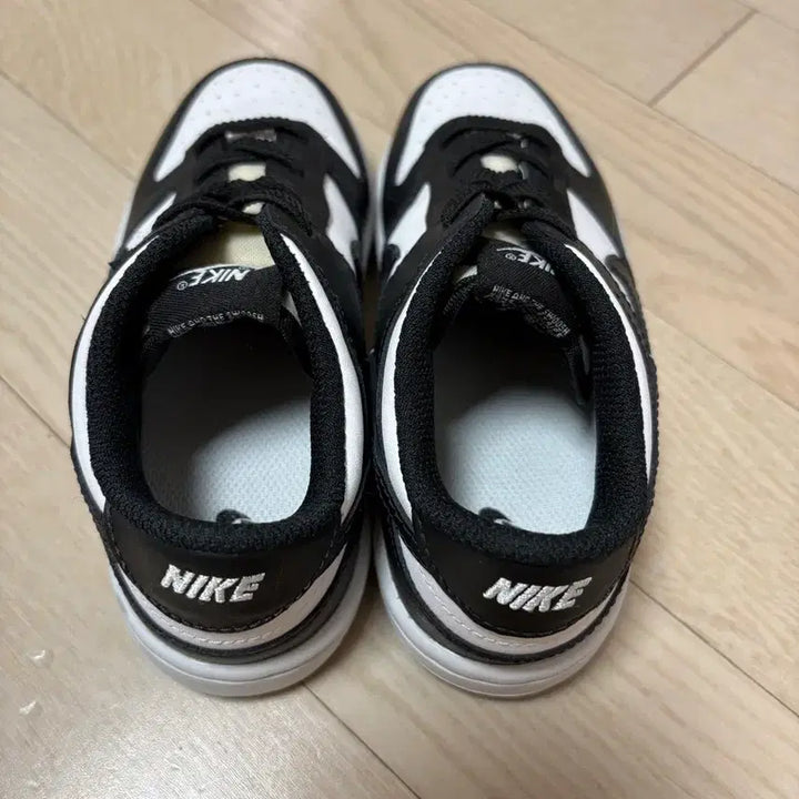 [BUNJANG] Nike Dunk Black/White Sneakers (Size 160) / 나이키 덩크 블랙/화이트 운동화160 새상품