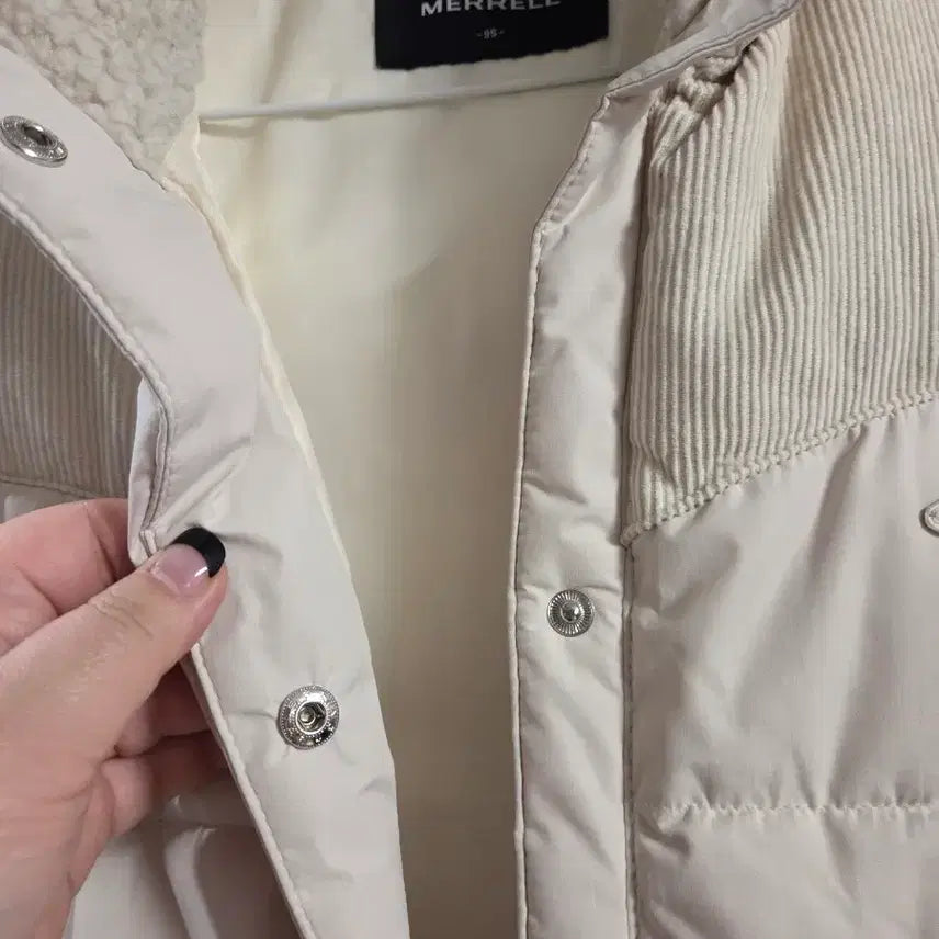[BUNJANG] Merrell Ivory Padded Vest / 머렐 아이보리 패딩 조끼