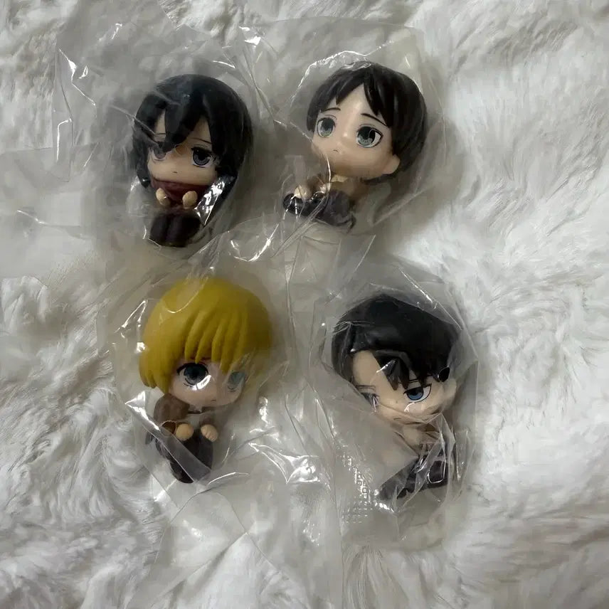 [BUNJANG] Attack on Titan Figure Set / 진격거 진격의거인 마치보우케 리바이 에렌 미카사 아르민 가챠 피규어