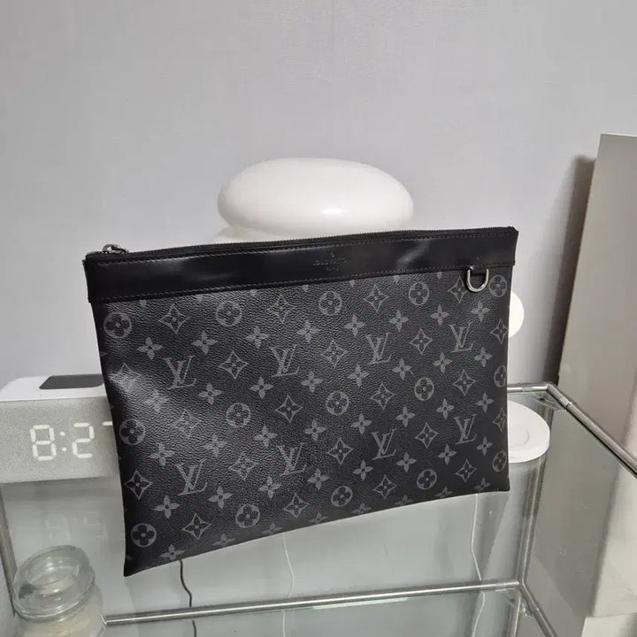 [BUNJANG] Louis Vuitton Monogram Eclipse Pochette Apollo Clutch / 루이비통 MM 모노그램 이클립스 포쉐트 아폴로 클러치