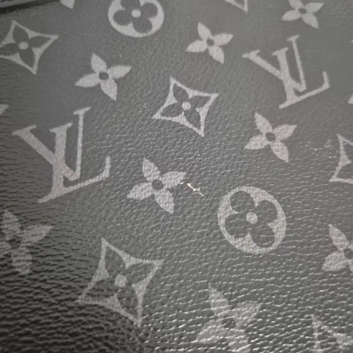 [BUNJANG] Louis Vuitton Monogram Eclipse Pochette Apollo Clutch / 루이비통 MM 모노그램 이클립스 포쉐트 아폴로 클러치