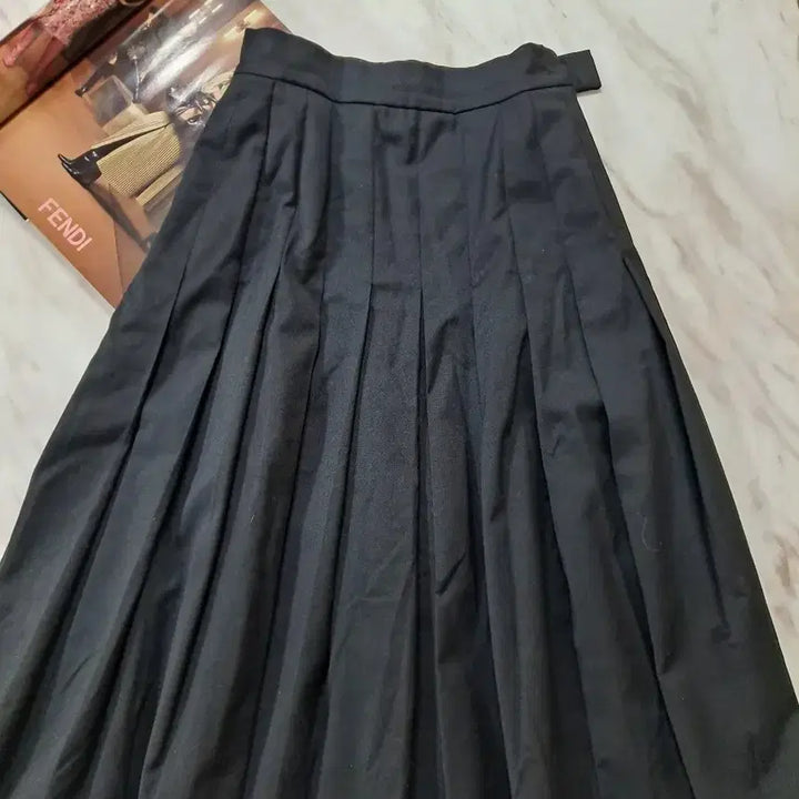 [BUNJANG] FENDI Pleated Skirt / (정품) FENDI 펜디 플리츠 스커트