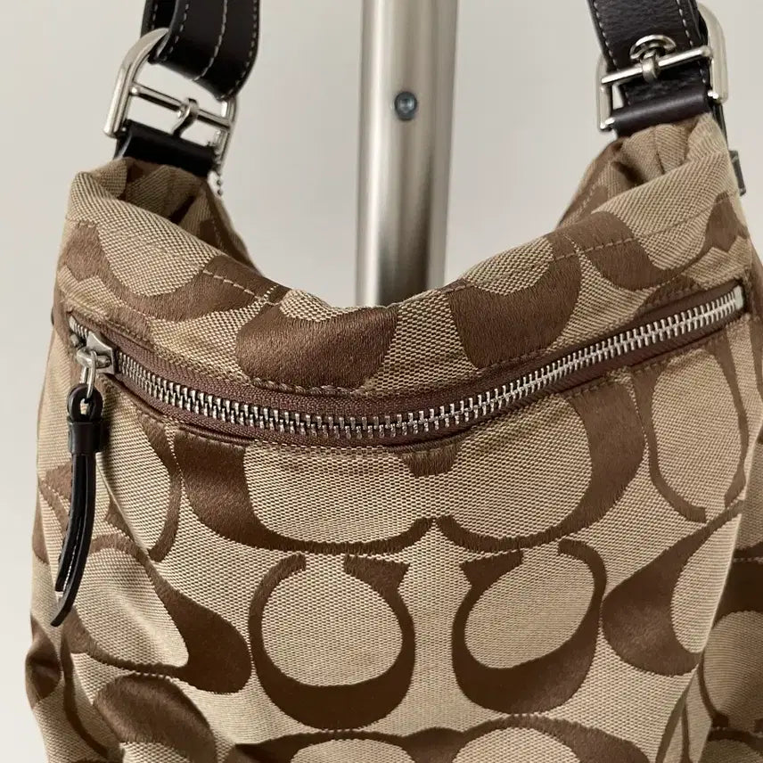 [BUNJANG] COACH Monogram Shoulder Bag / 코치(COACH) 모노그램 숄더백