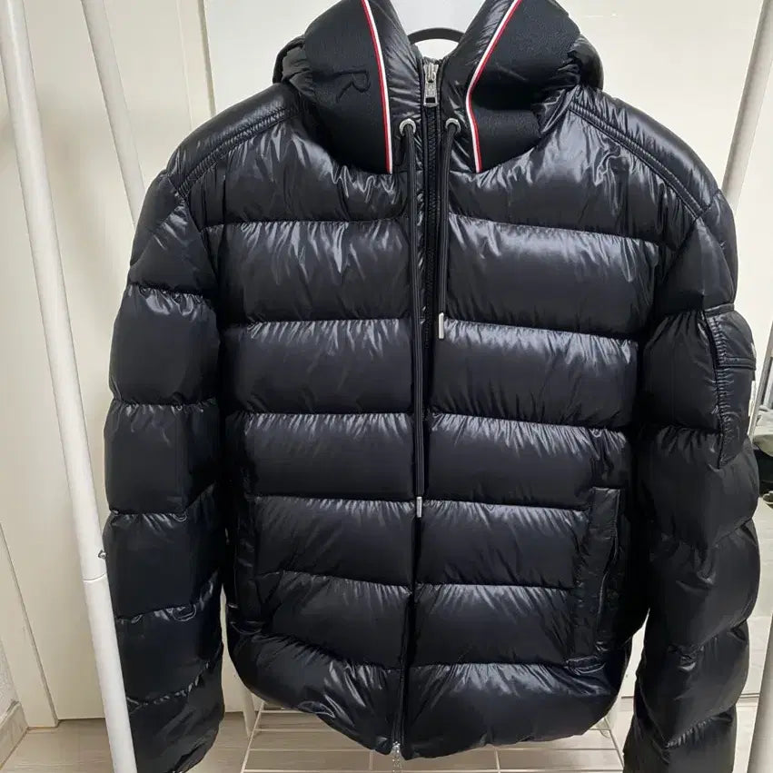 [BUNJANG] Moncler Short Padded Jacket / 몽클레어 숏패딩 판매합니다