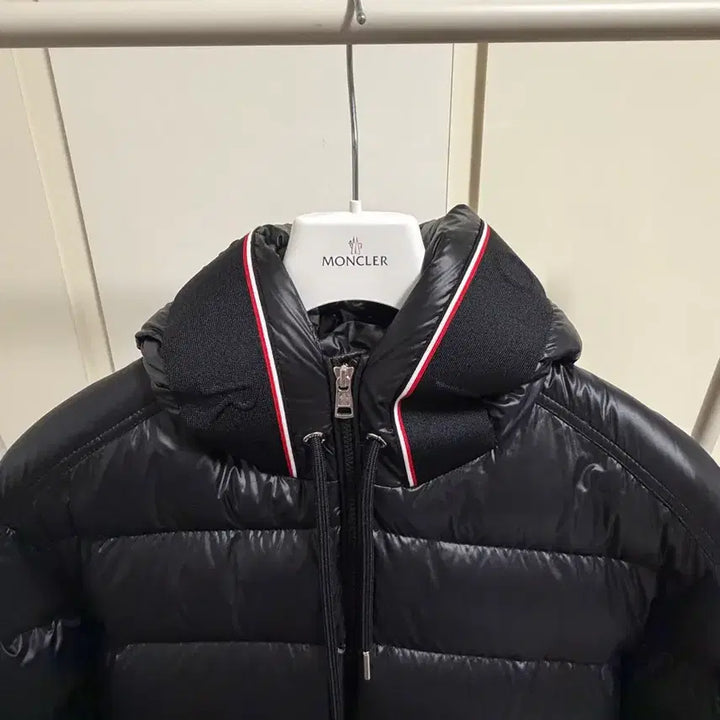 [BUNJANG] Moncler Short Padded Jacket / 몽클레어 숏패딩 판매합니다