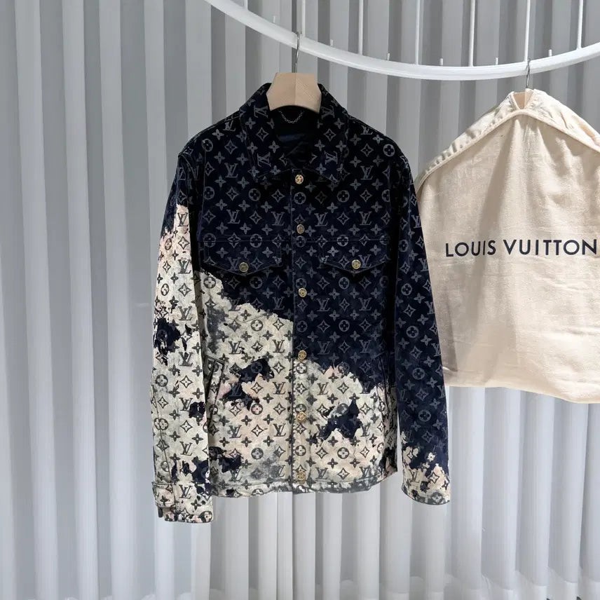 [BUNJANG] Louis Vuitton Monogram Bleach Velvet Jacket / (A+/50) / 루이비통 모노그램 블리치 벨벳 자켓