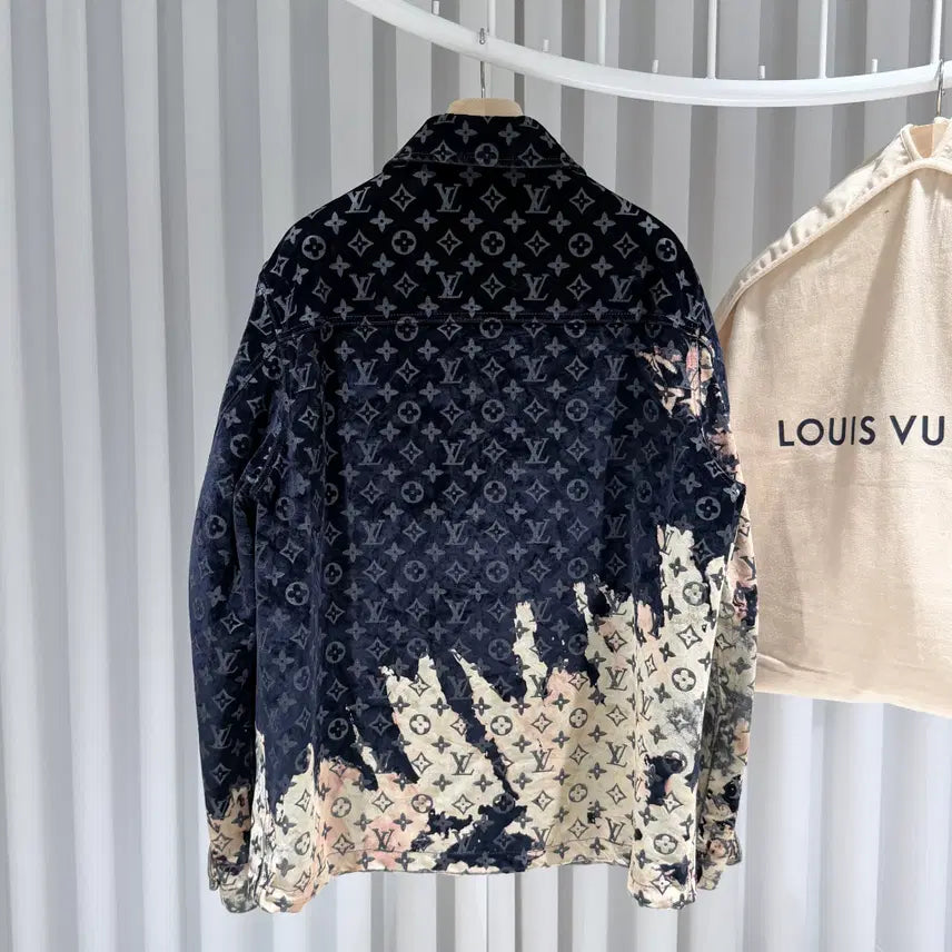[BUNJANG] Louis Vuitton Monogram Bleach Velvet Jacket / (A+/50) / 루이비통 모노그램 블리치 벨벳 자켓