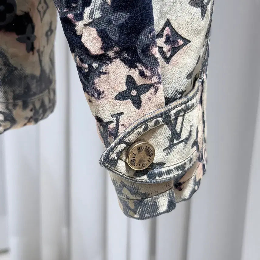 [BUNJANG] Louis Vuitton Monogram Bleach Velvet Jacket / (A+/50) / 루이비통 모노그램 블리치 벨벳 자켓