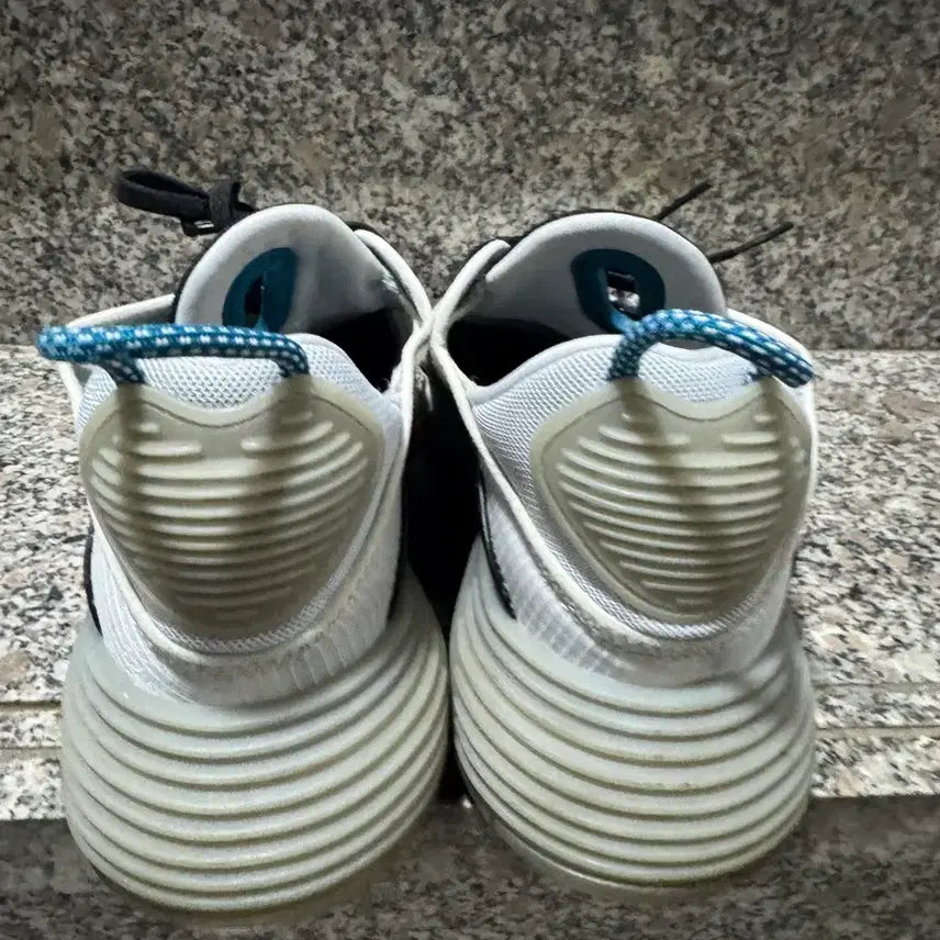 [BUNJANG] Nike Air Max 2090 Shoes (Size 270) / 나이키 에어 맥스 2090 사이즈 270