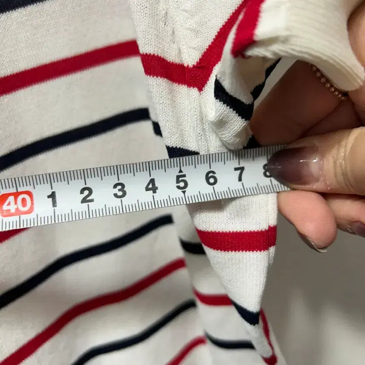 [BUNJANG] Striped Embroidered Knit T-shirt / 스트라이프 자수 반팔 니트 티셔츠 여성