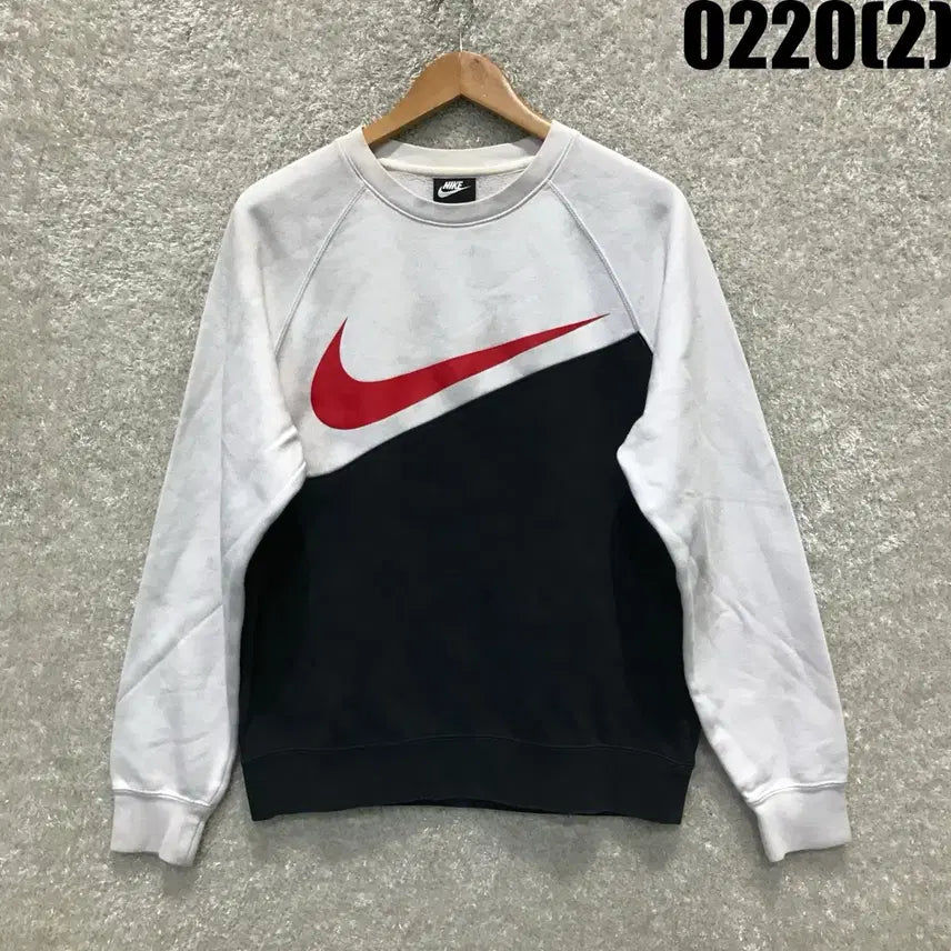 [BUNJANG] Nike Swoosh Sweatshirt / 나이키 스우시 맨투맨 화이트/블랙/레드 m