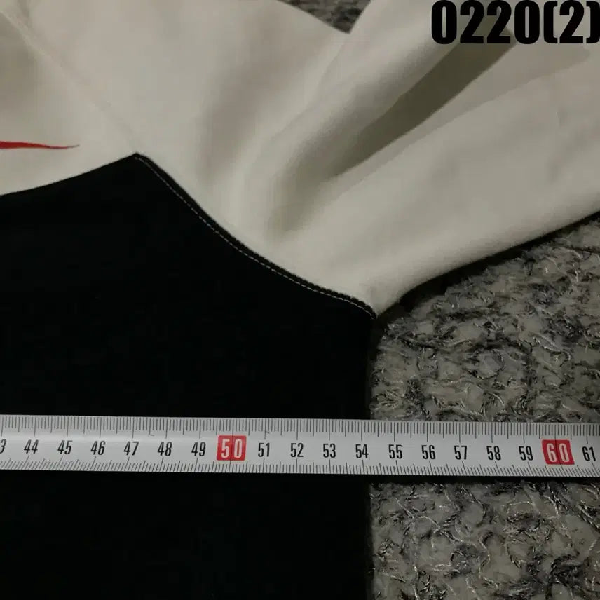 [BUNJANG] Nike Swoosh Sweatshirt / 나이키 스우시 맨투맨 화이트/블랙/레드 m