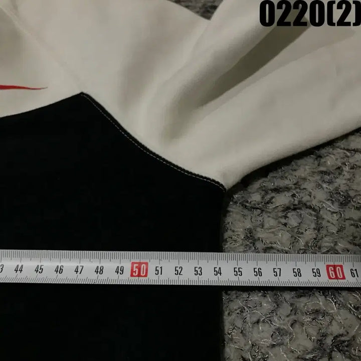 [BUNJANG] Nike Swoosh Sweatshirt / 나이키 스우시 맨투맨 화이트/블랙/레드 m