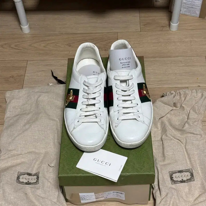 [BUNJANG] Gucci Ace Sneakers / 구찌 에이스 스니커즈 벌 자수 화이트