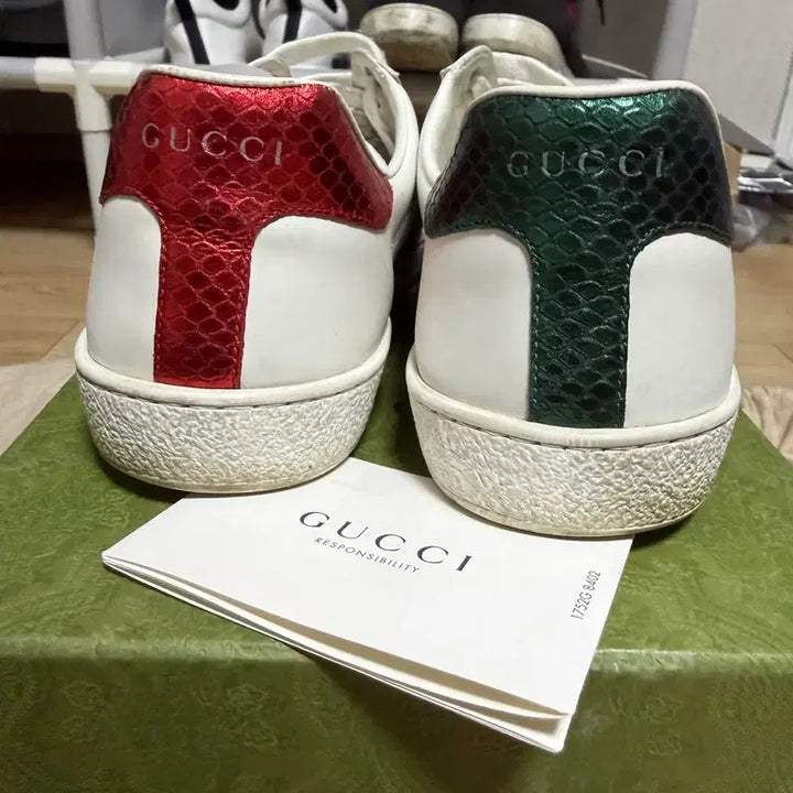 [BUNJANG] Gucci Ace Sneakers / 구찌 에이스 스니커즈 벌 자수 화이트