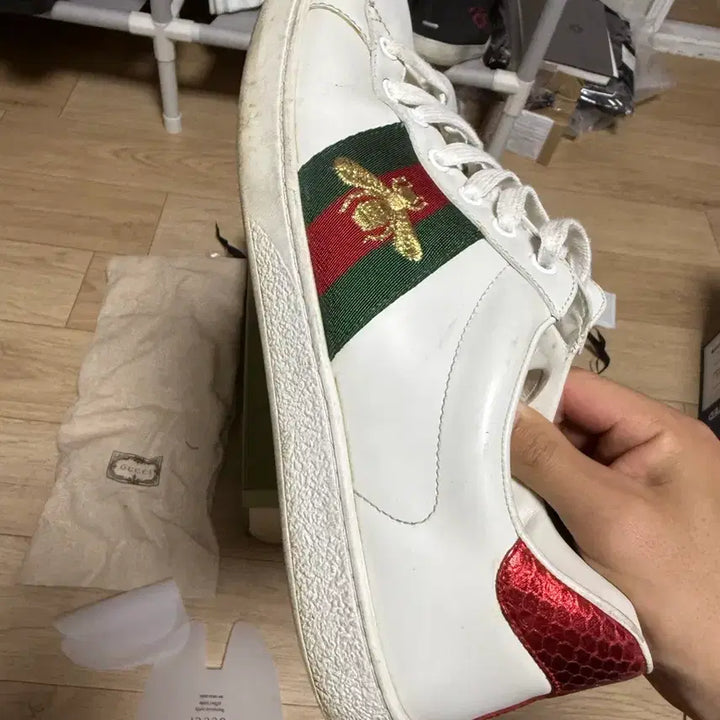 [BUNJANG] Gucci Ace Sneakers / 구찌 에이스 스니커즈 벌 자수 화이트