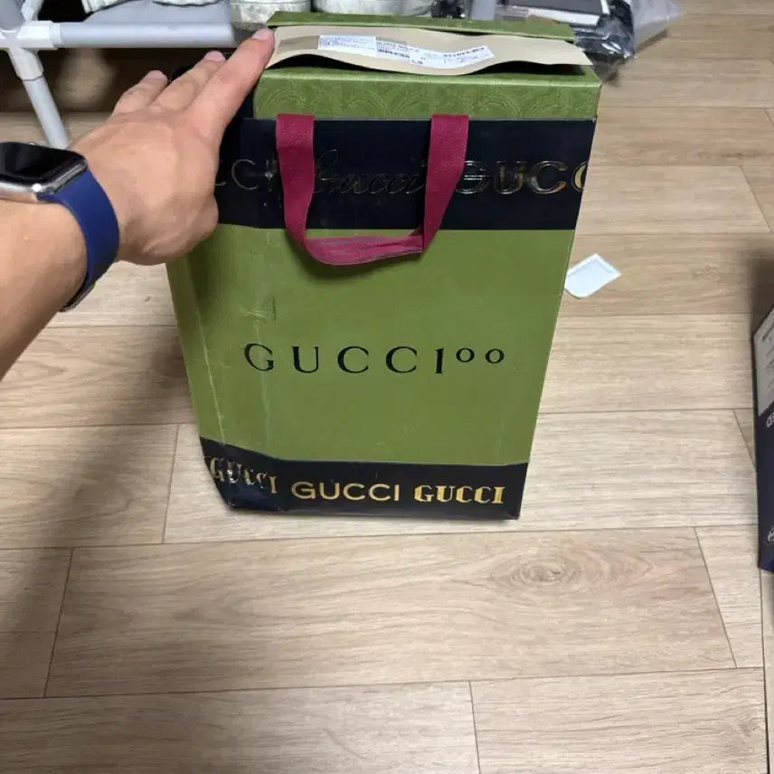 [BUNJANG] Gucci Ace Sneakers / 구찌 에이스 스니커즈 벌 자수 화이트