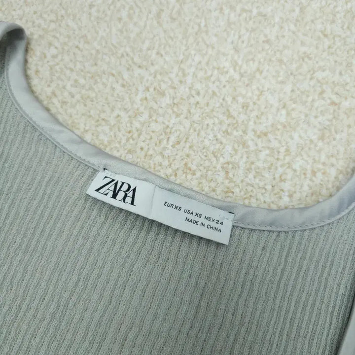 [BUNJANG] ZARA Button Sleeveless Top / (XS)여성 나시 ZARA 버튼 슬리브리스 탑 민소매