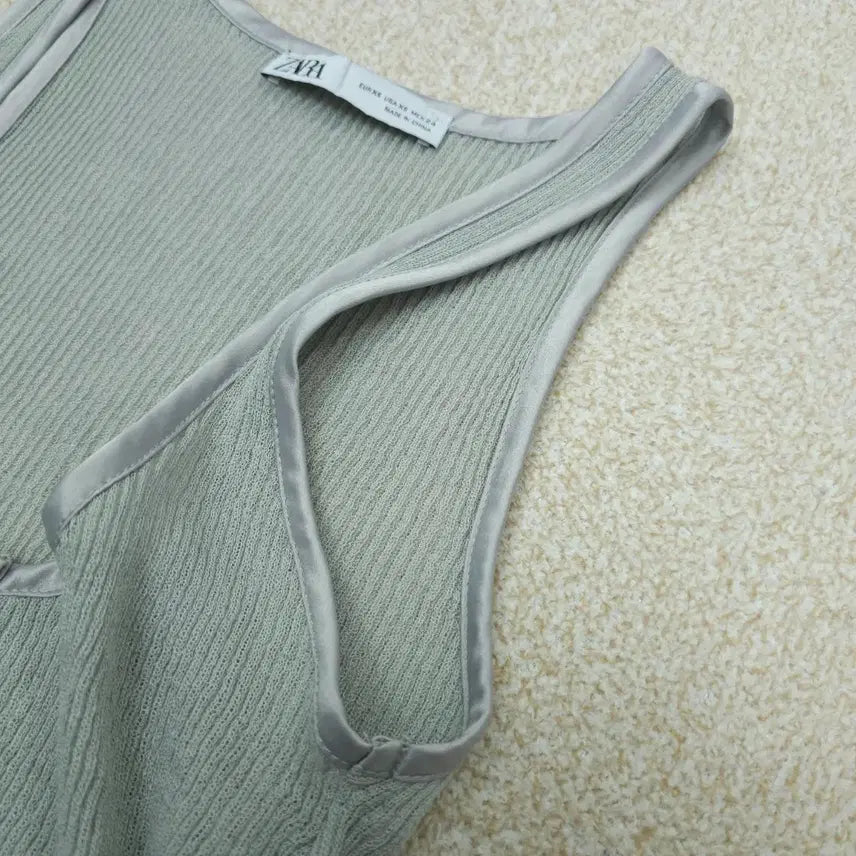 [BUNJANG] ZARA Button Sleeveless Top / (XS)여성 나시 ZARA 버튼 슬리브리스 탑 민소매