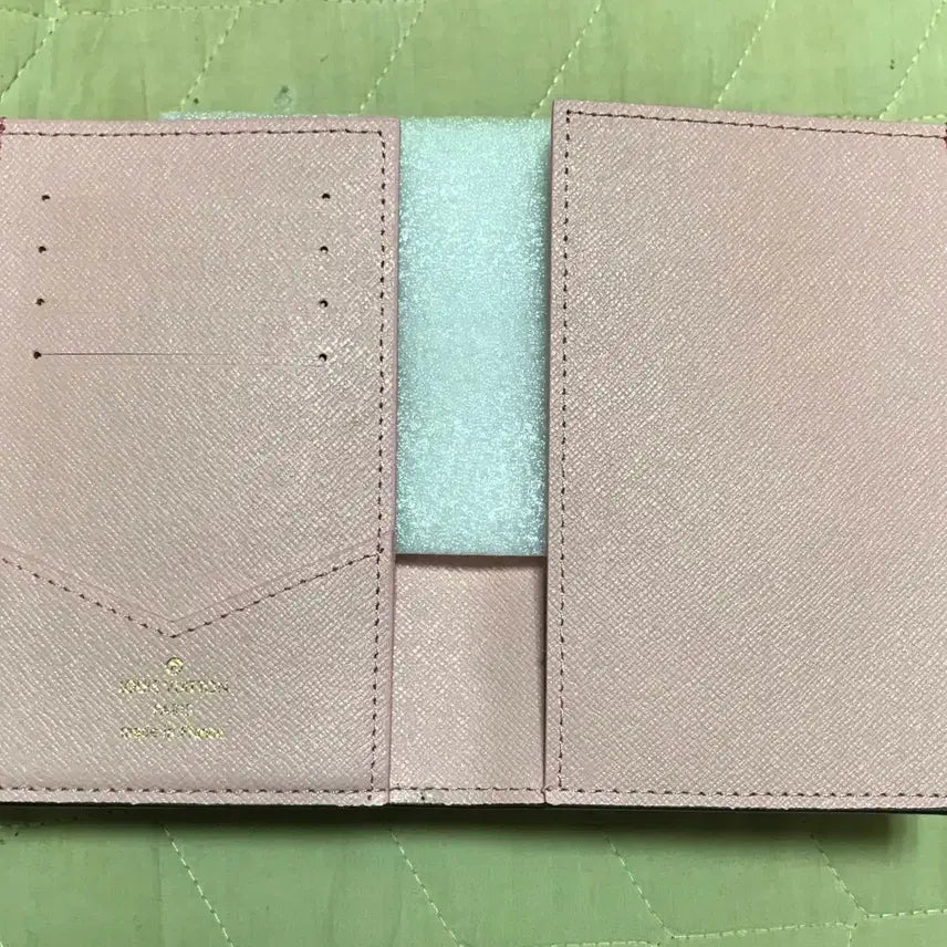 [BUNJANG] Blue Bird Passport Holder / LV 파랑새 여권지갑