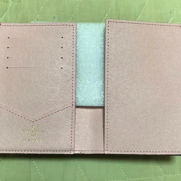 [BUNJANG] Blue Bird Passport Holder / LV 파랑새 여권지갑
