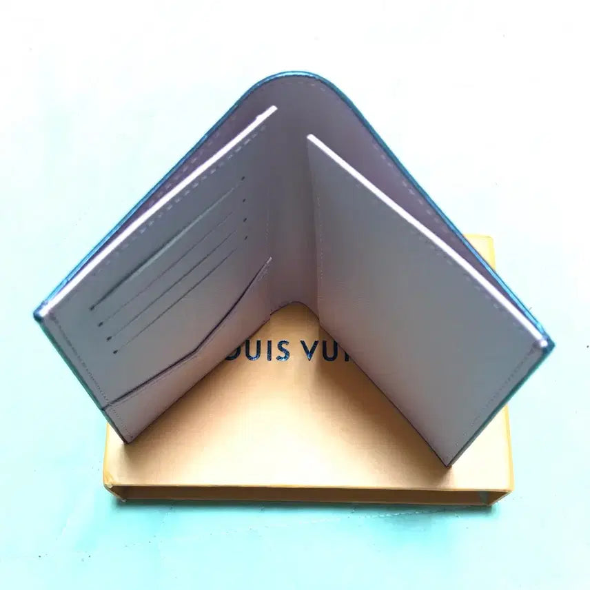 [BUNJANG] Blue Bird Passport Holder / LV 파랑새 여권지갑