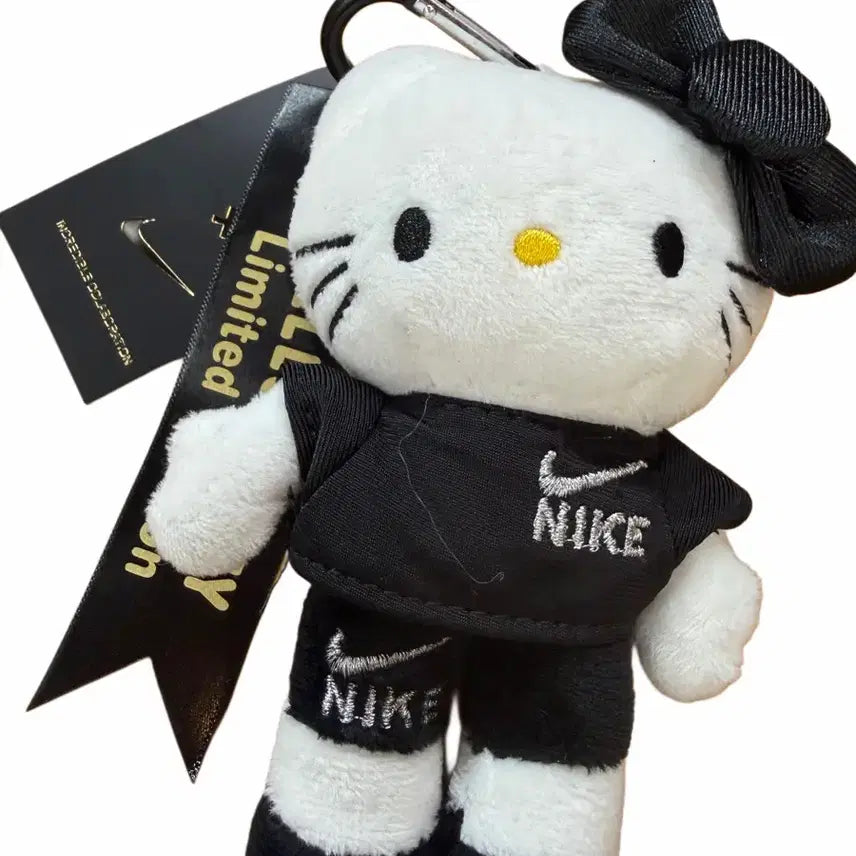 [BUNJANG] Hello Kitty x Nike Collaboration Keyring / 나이키 x 헬로키티 콜라보 인형 키링