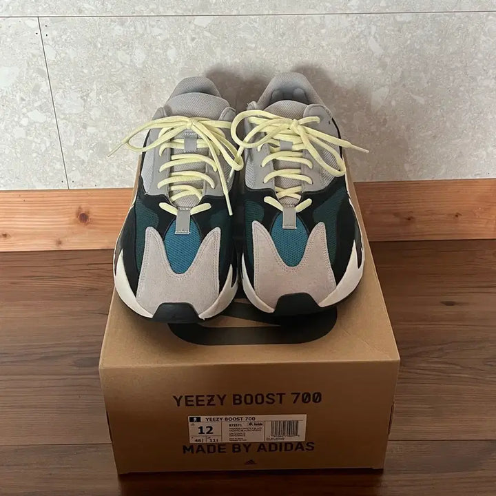 [BUNJANG] Adidas Yeezy Boost 700 Wave Runner Solid Grey / [300] 아디다스 이지 부스트 700 웨이브 러너 솔리드 그레이