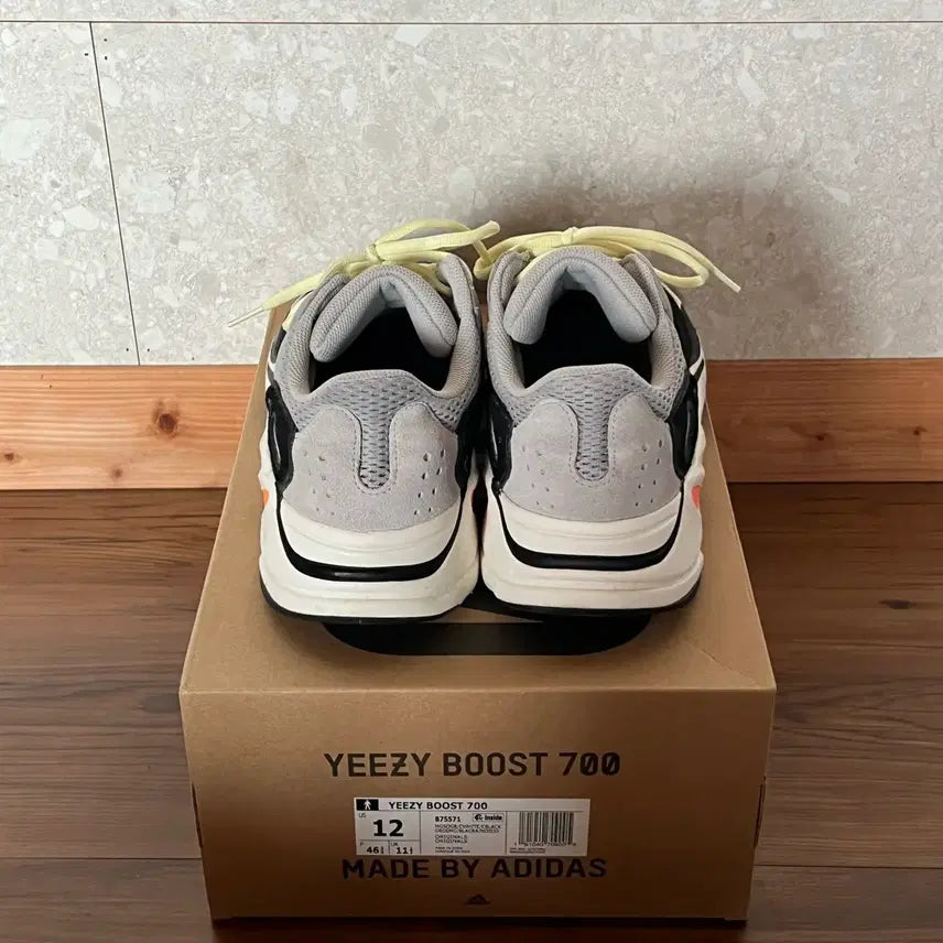 [BUNJANG] Adidas Yeezy Boost 700 Wave Runner Solid Grey / [300] 아디다스 이지 부스트 700 웨이브 러너 솔리드 그레이