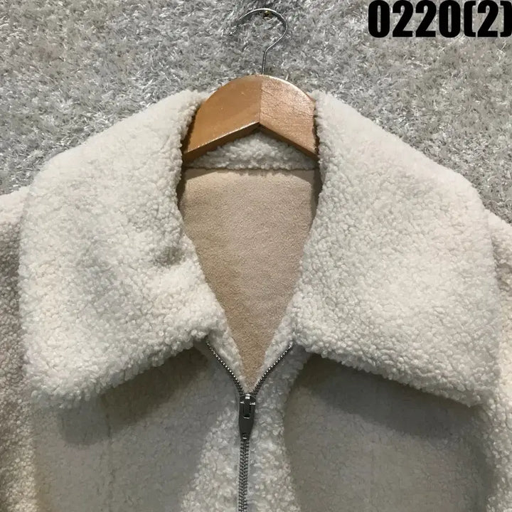 [BUNJANG] Ivory Cropped Jacket (Size S) / 아이보리 뽀글이 크롭 자켓 s