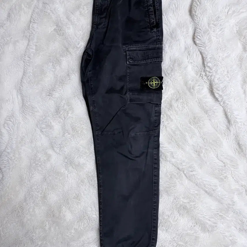 [BUNJANG] Stone Island 313L1 Old Effect Cargo Pants Black 22FW / 스톤아일랜드 313L1 올드이펙트 카고 팬츠 블랙 22FW