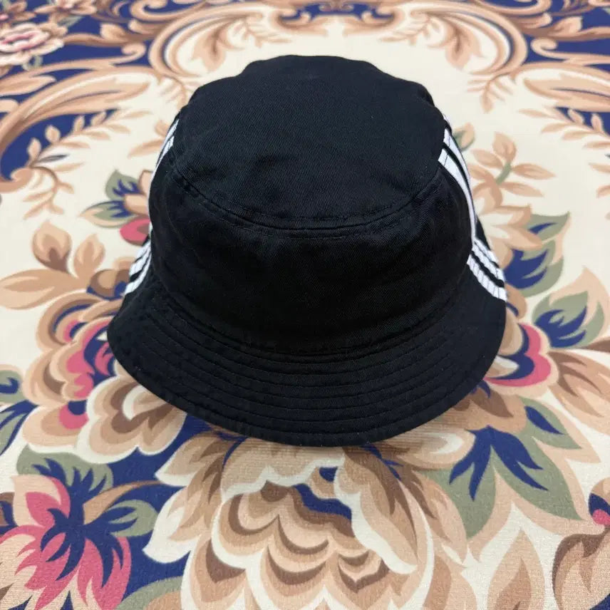 [BUNJANG] Adidas Trefoil Three-Stripe Bucket Hat (Black) / 아디다스 Adidas 트레포일 삼선 버킷햇(블랙,검흰)
