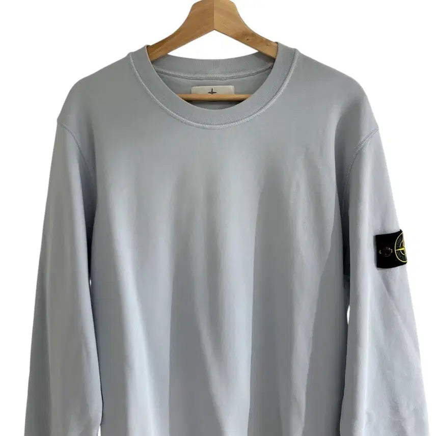[BUNJANG] Stone Island Sky Blue Crewneck Sweatshirt / 스톤아일랜드 스카이블루 와펜 크루넥 스웻