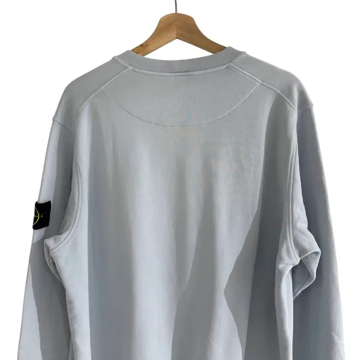 [BUNJANG] Stone Island Sky Blue Crewneck Sweatshirt / 스톤아일랜드 스카이블루 와펜 크루넥 스웻
