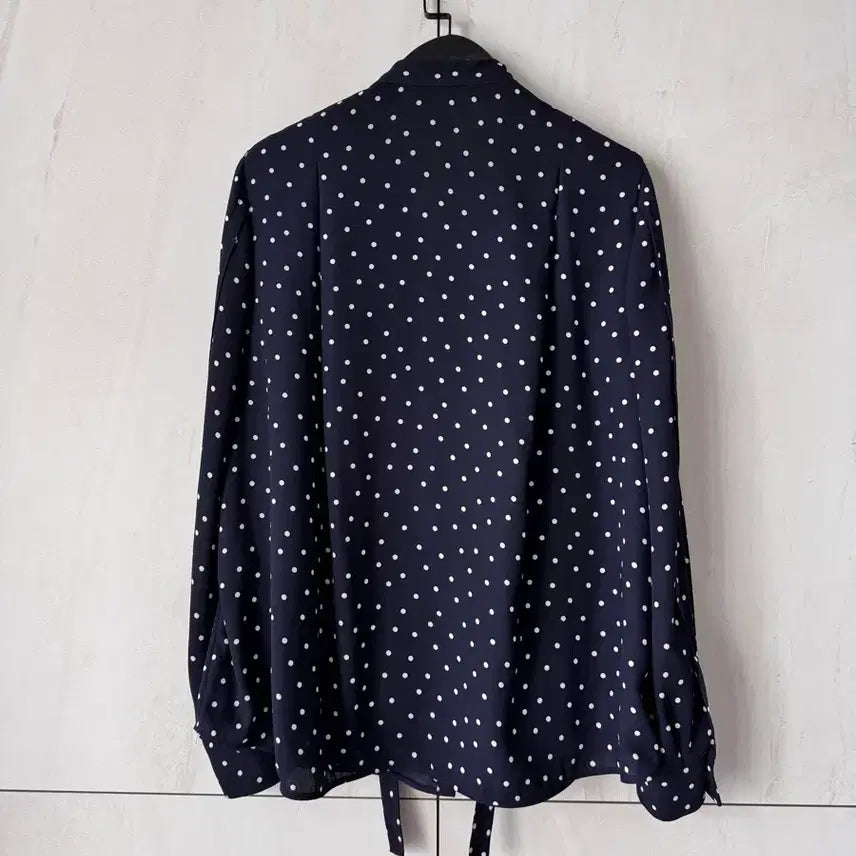 [BUNJANG] MINE Dot Ribbon Blouse Navy 55 / 텍있는 새상품 한섬 MINE 도트 리본 블라우스 네이비 55사이즈