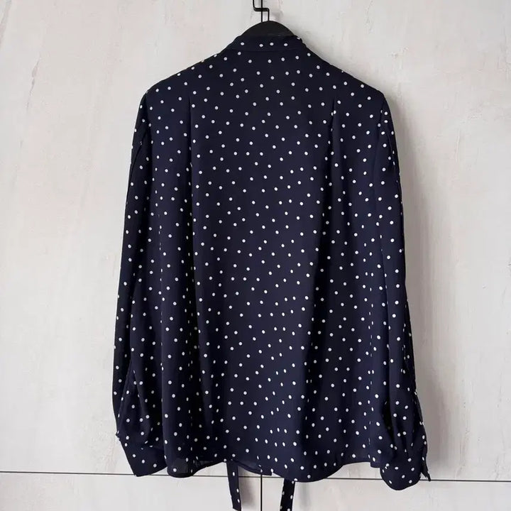 [BUNJANG] MINE Dot Ribbon Blouse Navy 55 / 텍있는 새상품 한섬 MINE 도트 리본 블라우스 네이비 55사이즈