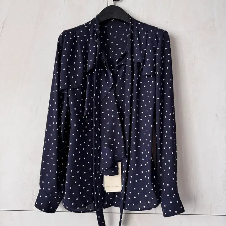 [BUNJANG] MINE Dot Ribbon Blouse Navy 55 / 텍있는 새상품 한섬 MINE 도트 리본 블라우스 네이비 55사이즈