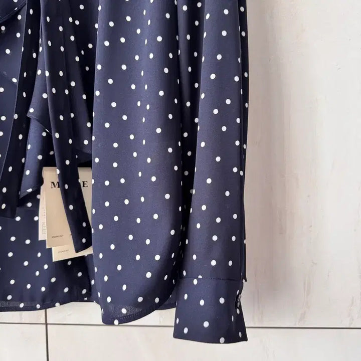[BUNJANG] MINE Dot Ribbon Blouse Navy 55 / 텍있는 새상품 한섬 MINE 도트 리본 블라우스 네이비 55사이즈