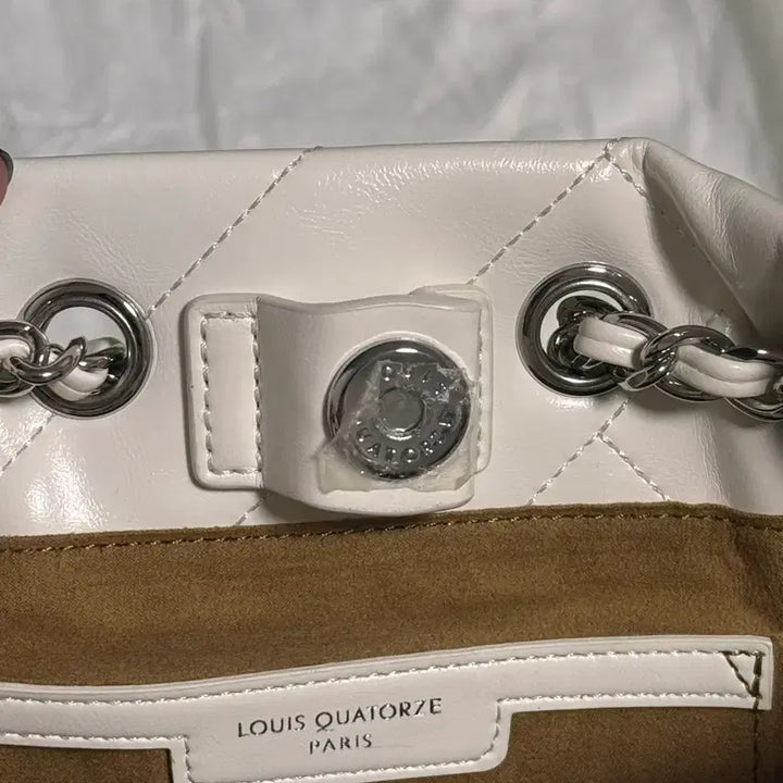 [BUNJANG] Louis Quatorze Cannele Backpack / 루이까또즈 까눌레 백팩