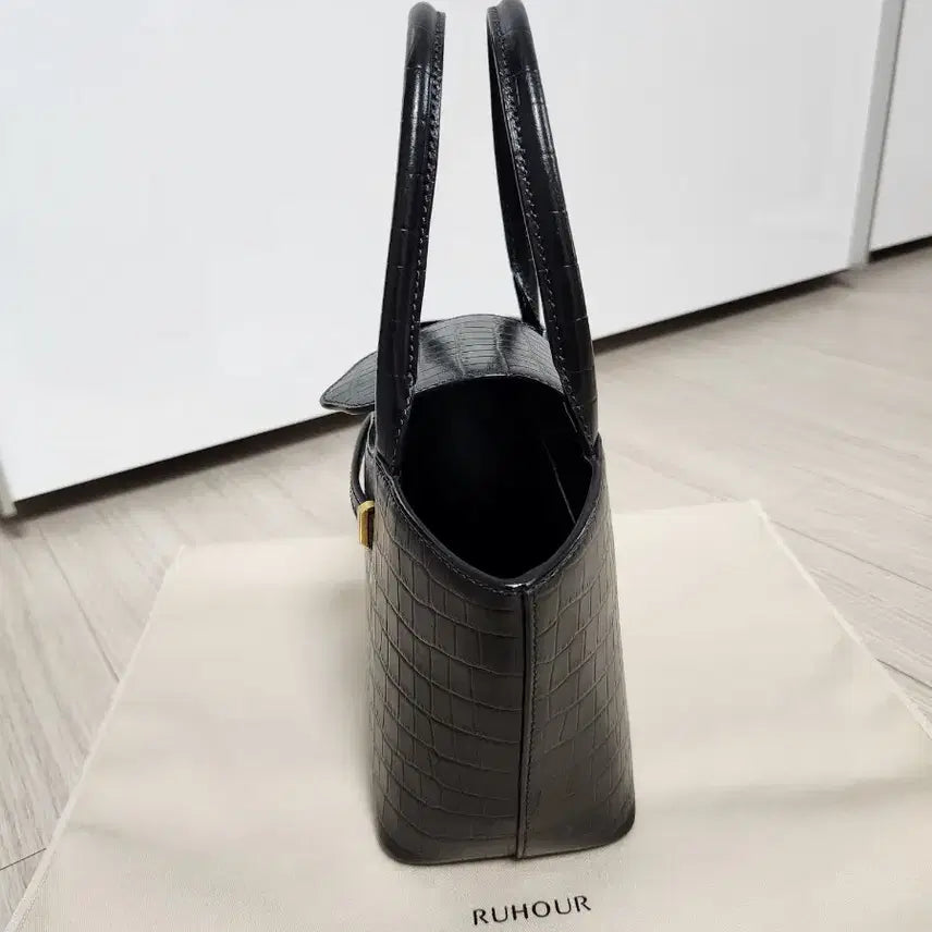 [BUNJANG] Ruohor Rover Panier Small Black Croc Pattern Tote Bag / 루오르 로버 파니에 스몰 백 블랙 크로크 패턴 토트백