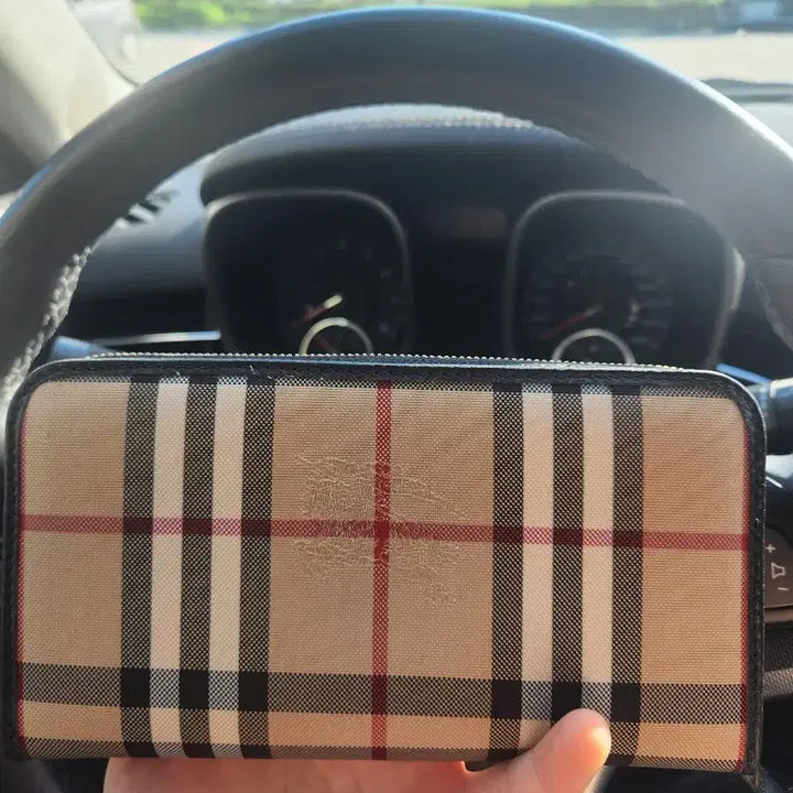 [BUNJANG] Burberry Long Wallet / 버버리 장지갑