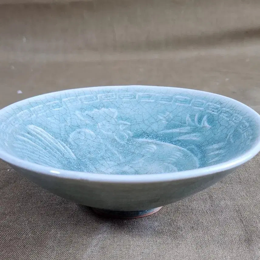[BUNJANG] Celadon Porcelain Bowl with Embossed Patterns / 양각 뇌문과 닭,동자문양 멋스런 청자다완