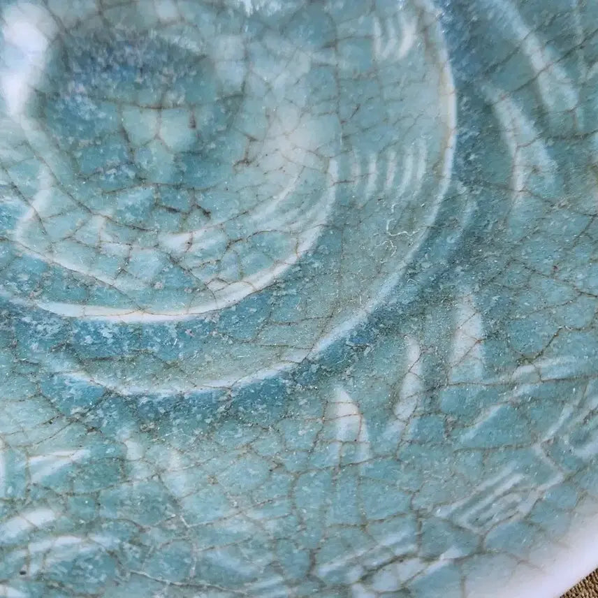 [BUNJANG] Celadon Porcelain Bowl with Embossed Patterns / 양각 뇌문과 닭,동자문양 멋스런 청자다완