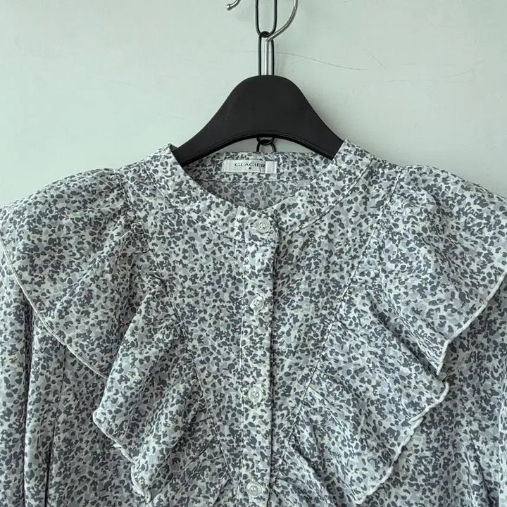 [BUNJANG] Gray Frill Blouse / 55)그레이 무늬 프릴 블라우스