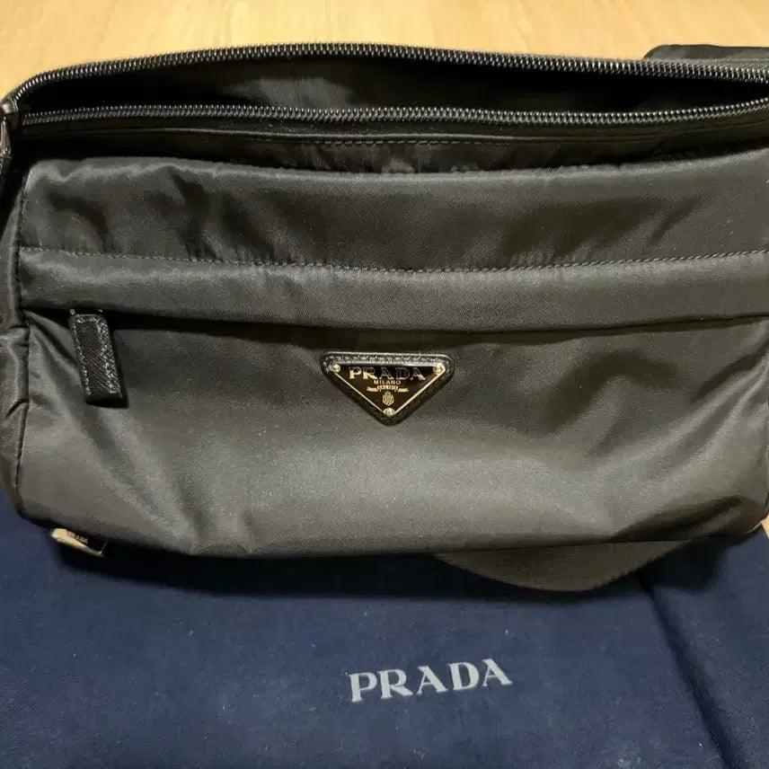 [BUNJANG] Prada Medium Biker Bag / 프라다 바이커백 미디움