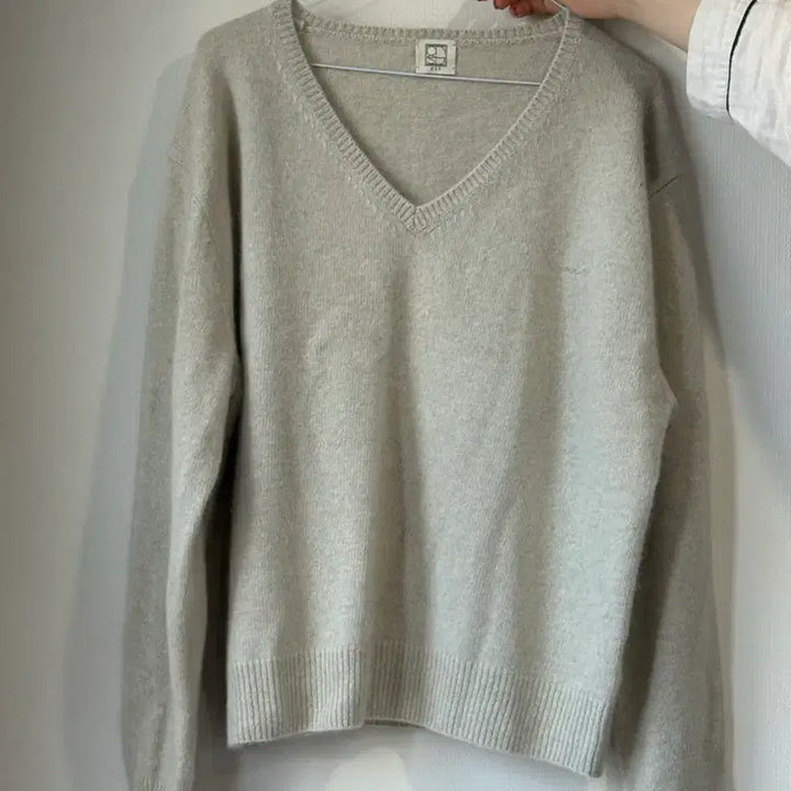 [SOLD OUT] [새상품] ods(오디에스) hug racoon v knit(oat)