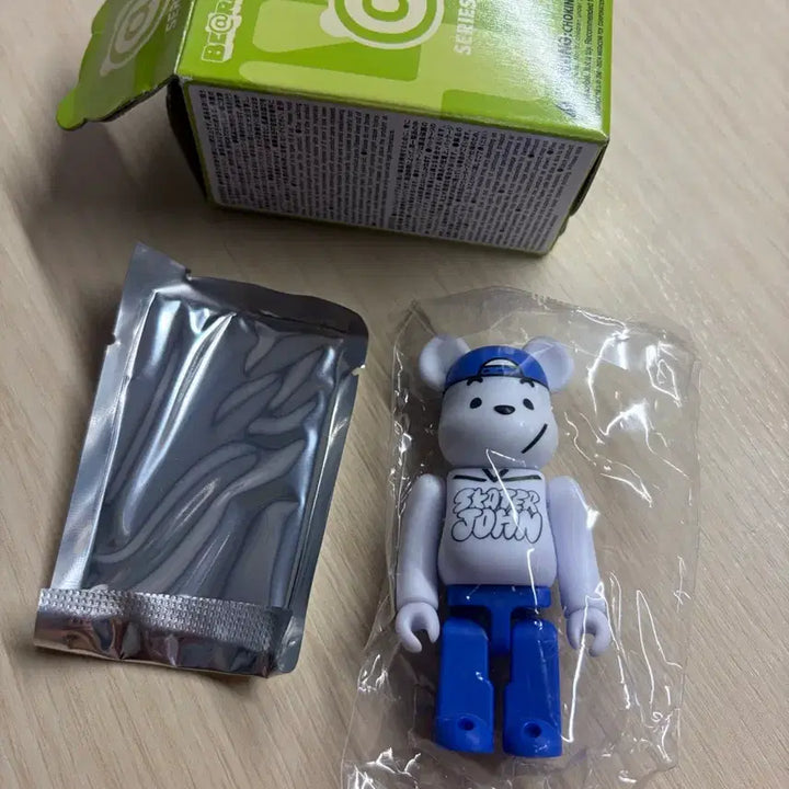 [BUNJANG] Bearbrick Series 49 Skater John Figure / 정품 미개봉)베어브릭 시리즈 49 스케이터 존
